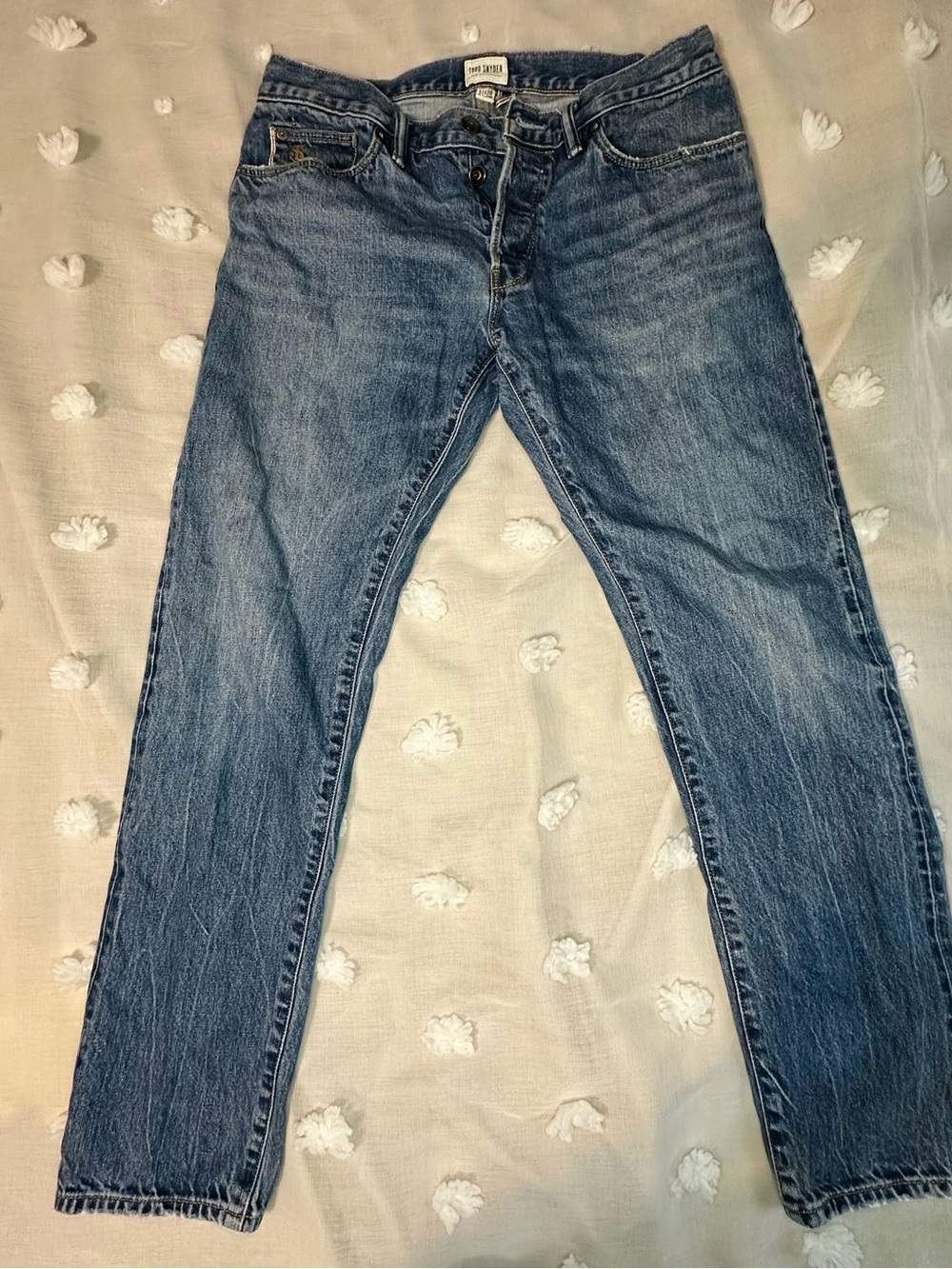 Todd Snyder Slim Straight Jeans in Medium Blue Wash